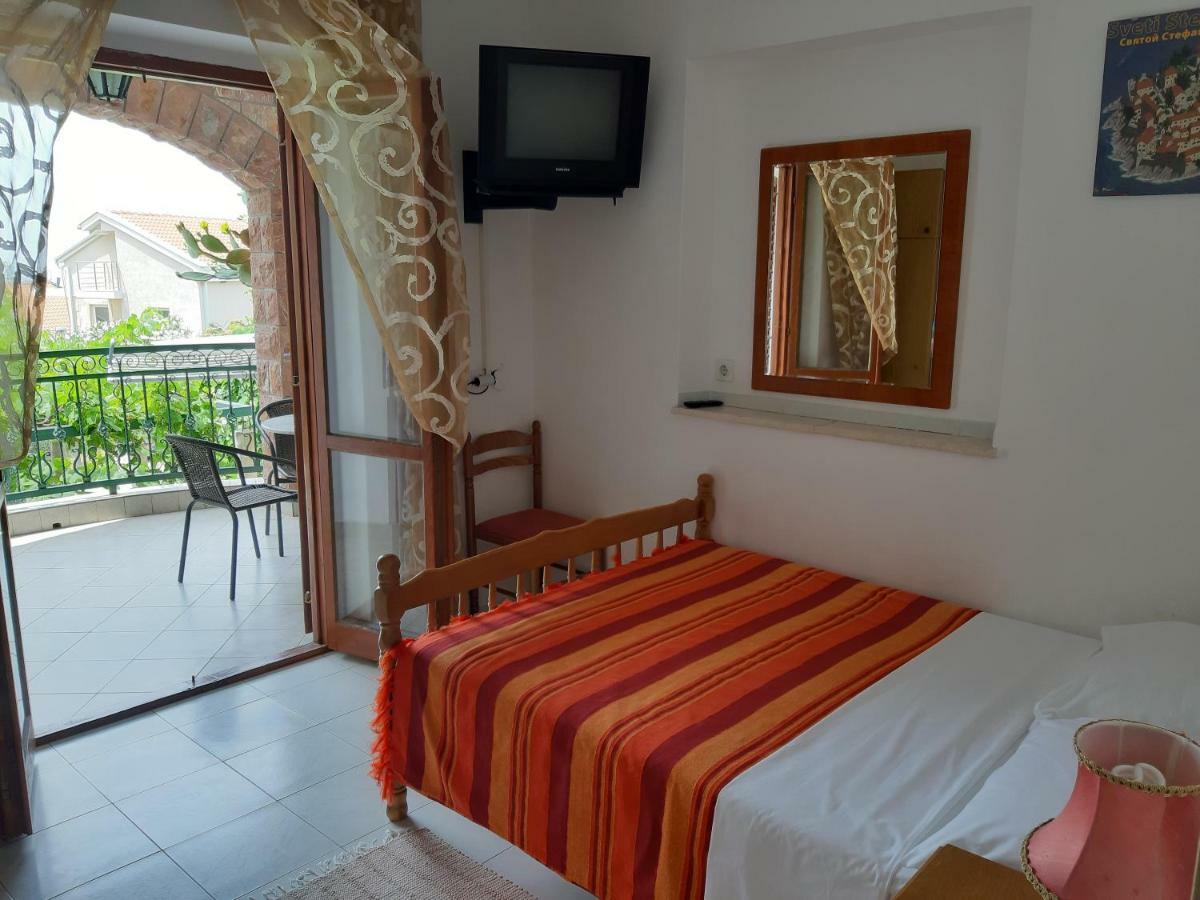 Zoro Apartments Sveti Stefan Esterno foto